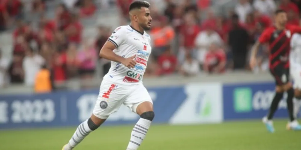 Equipe ponta-grossense saiu ganhando o jogo, mas sofreu a virada no 2º tempo