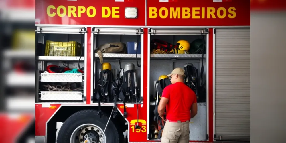 Agentes do Corpo de Bombeiros renderam a mulher após o roubo