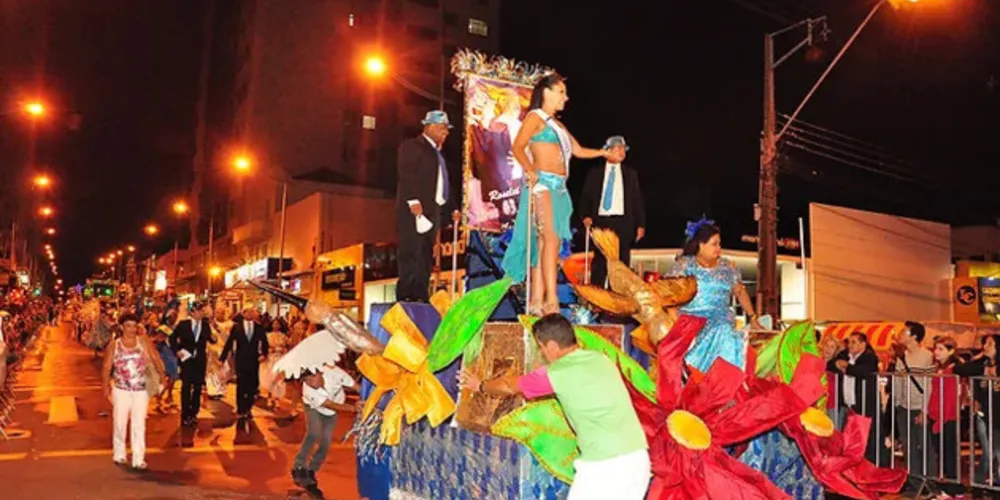 Carnaval de rua de 2016 em Ponta Grossa.