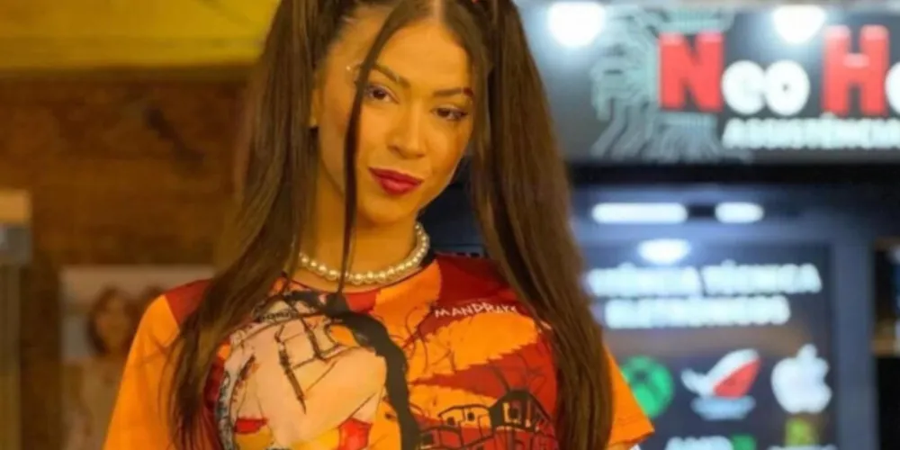 A cantora fez uma declaração polêmica sobre assédio sexual, foi criticada na web e precisou se defender.