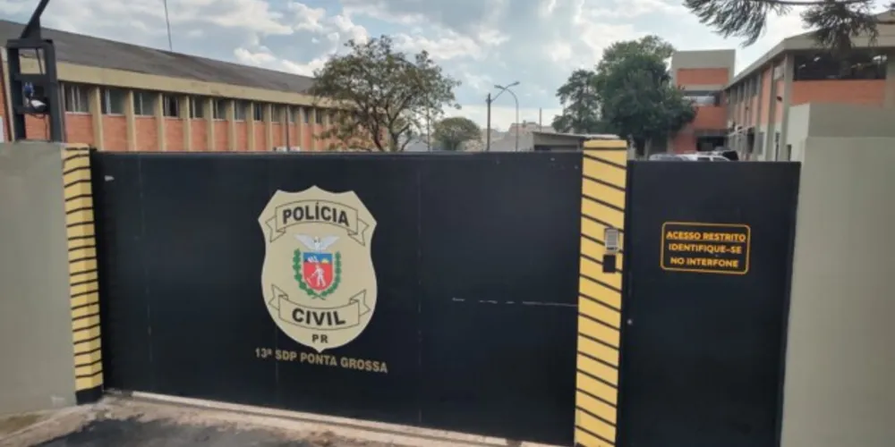 Michele compareceu na 13ª Subdivisão Policial acompanhada de seu advogado