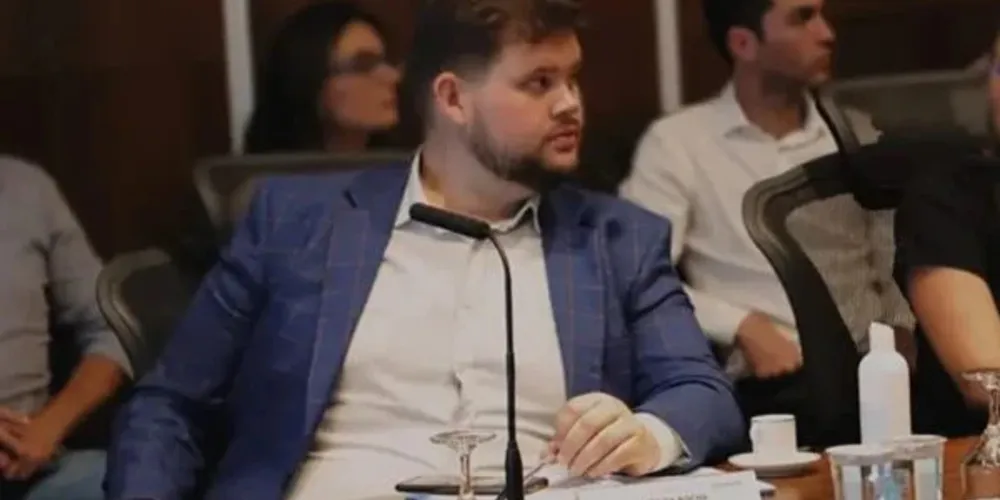 Prefeito Jesse da Rocha Zoellner é um dos alvo das acusações. Além disso, ambos foram condenados a pagar muita de R$ 10 mil. Decisão ainda cabe recurso