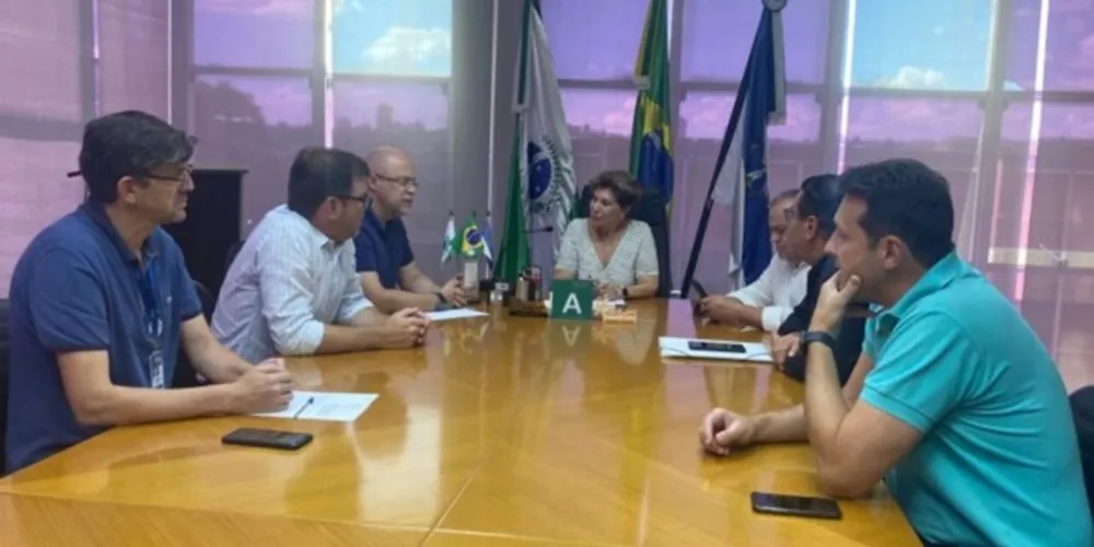 A reunião foi realizada no gabinete da Prefeita Elizabeth Schmidt.