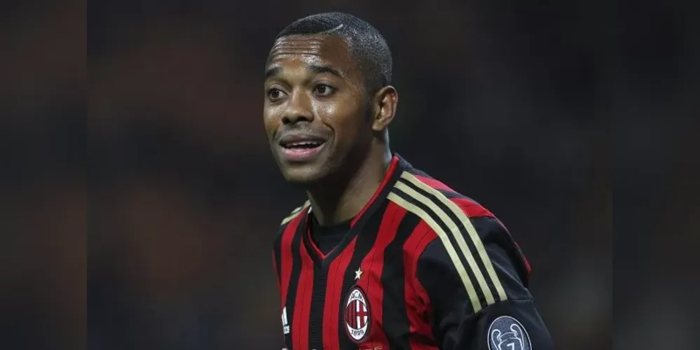 Robinho foi condenado em última instância, em 2013, a nove anos de prisão por estuprar em grupo uma jovem na noite do aniversário de 23 anos.