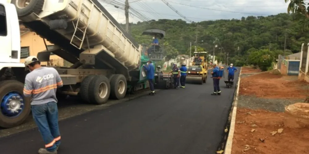 Com o asfaltamento da Rua Laudelino Gonçalves, na Chapada, o município venceu o “efeito pandemia”
