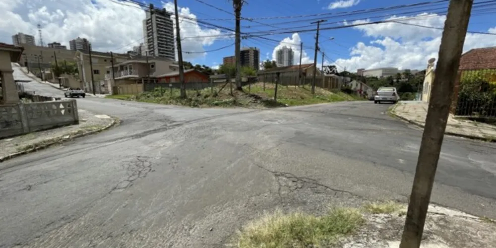 Na manhã desta segunda-feira (13), outro acidente foi registrado pela falta da sinalização