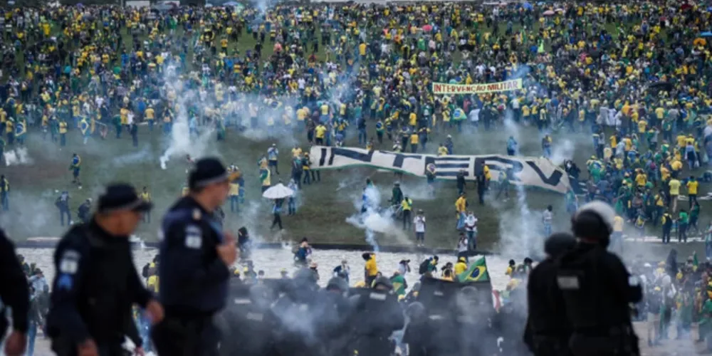 Documento interno da SSP-DF assinado dois dias antes de atos terroristas determinou à PMDF que impedisse acesso à Praça dos Três Poderes