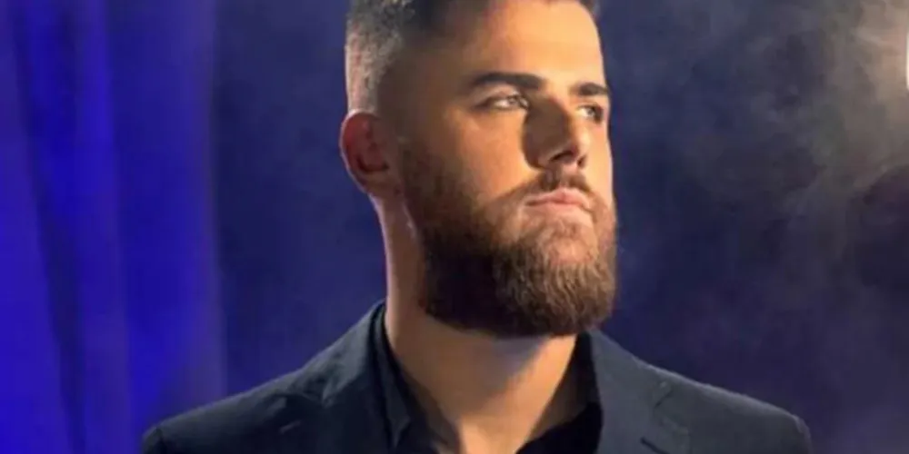 Pouco antes da apresentação, o cantor alegou indisposição