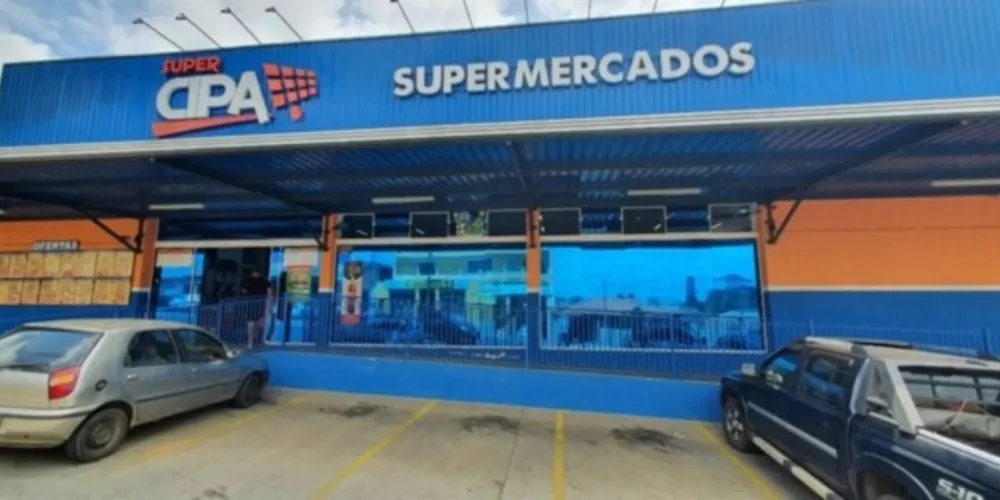 Supermercado apresenta grande variedade de produtos no setor da padaria