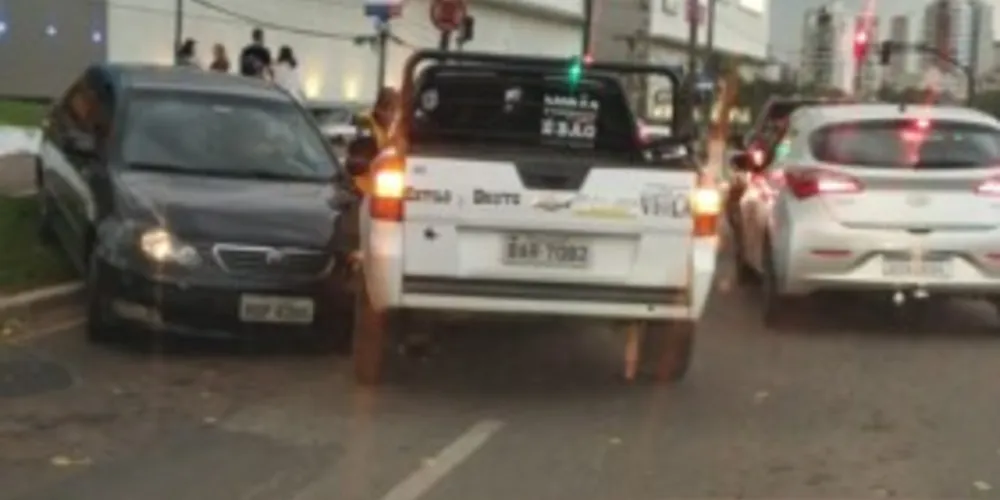 Acidente foi no acesso para a rua Ermelino de Leão