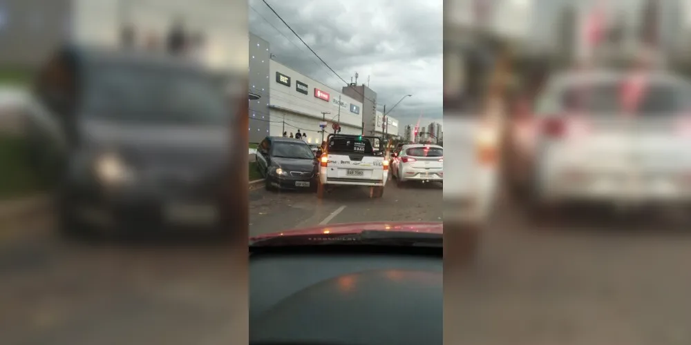 Acidente foi no acesso para a rua Ermelino de Leão