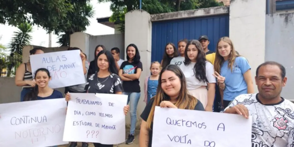 Alunos reclamam que "decisão foi tomada em cima da hora"