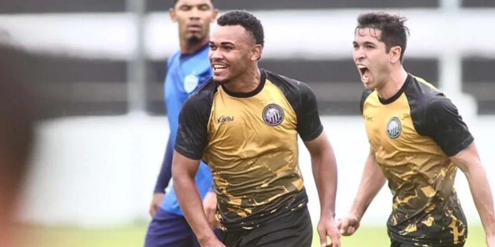 Jean Carlos (foto) marcou o único gol do Fantasma na atividade