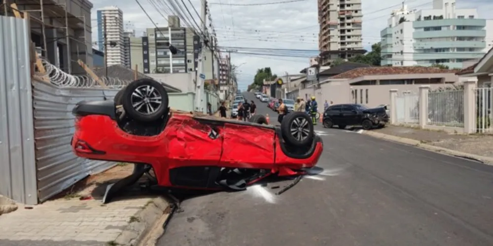 Colisão entre dois veículos ocorreu na tarde desta quarta-feira (28), na Vila Estrela