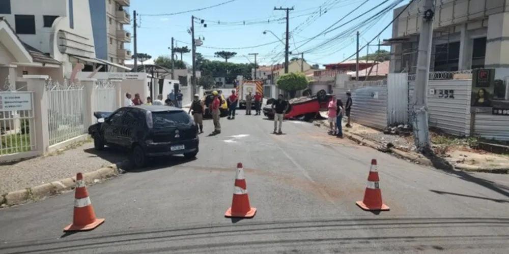 Acidente foi entre as ruas Prudente de Morais e Freire Alemão, na Vila Estrela, no início da tarde desta quarta