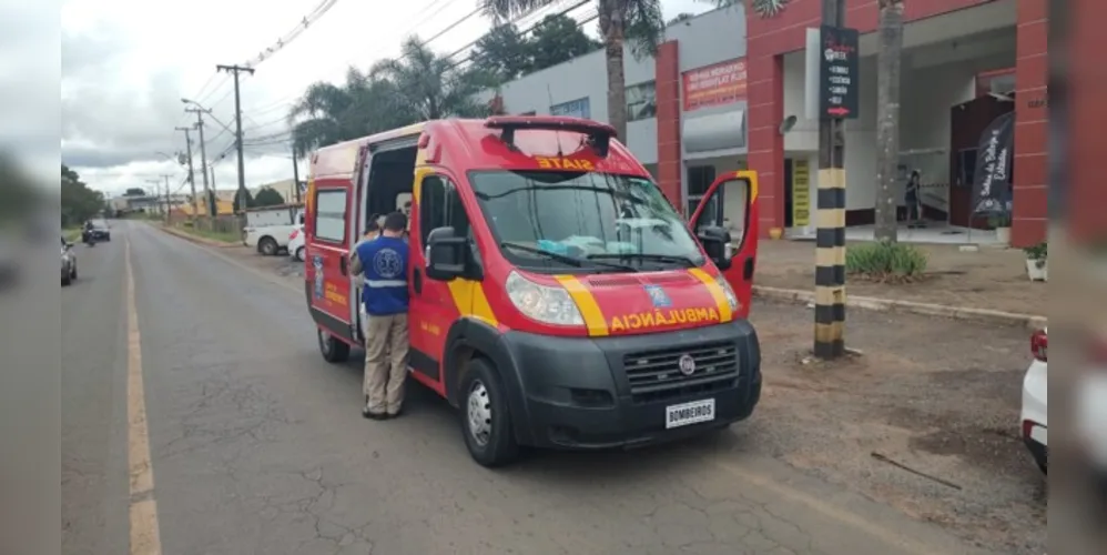 Colisão registrada na Avenida Carlos Cavalcanti, em Uvaranas, também envolveu um veículo Fiat Argo