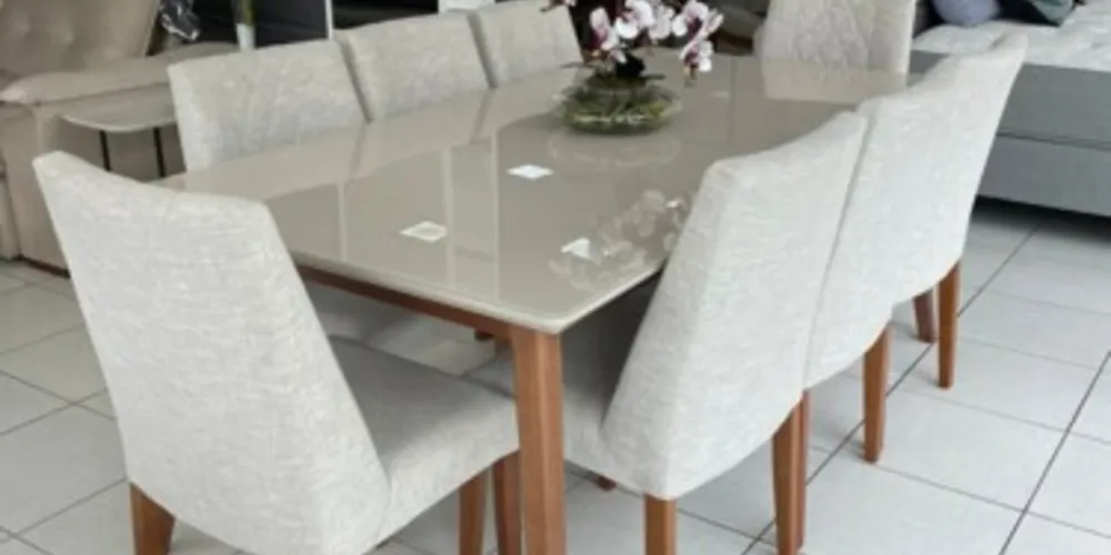 A Decora Home está localizada na Avenida Bonifácio Vilela 760, em frente a UEPG do centro