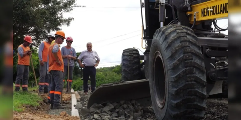 Prefeito Jorge Derbli visitou as obras na última sexta-feira (13) e ressaltou que o projeto contempla, principalmente, ruas que ainda não tinham nenhum pavimento