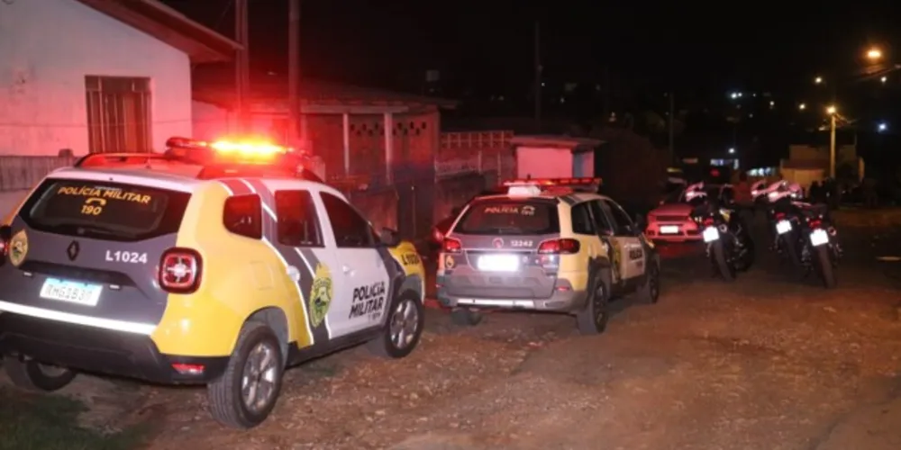 Equipes do Corpo de Bombeiros (Siate) e do Samu estiveram no local do homicídio e constataram a morte. Polícia Militar também foi acionada