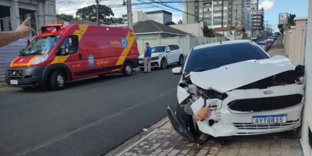 Equipes do Corpo de Bombeiros (Siate) foram acionadas até o local