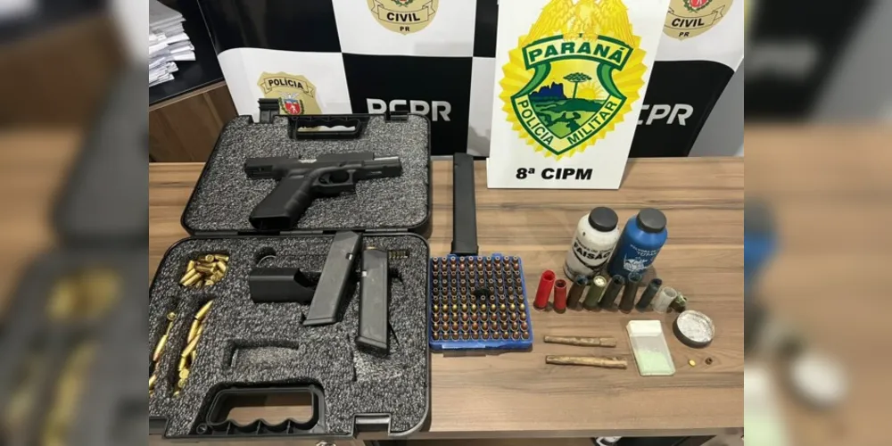 Foram apreendidas uma arma de fogo 9 mm modelo Glock G17 junto com 155 munições