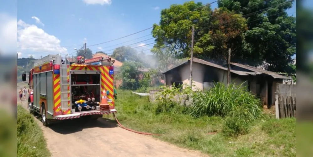 Para atender o caso, foi acionada uma equipe ABTR e três agentes do corpo de bombeiros