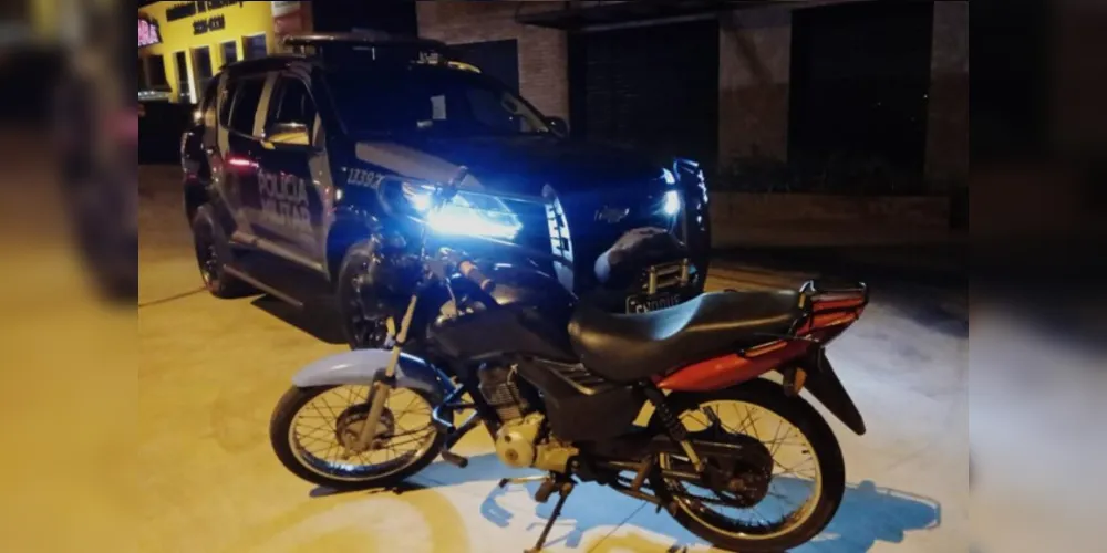 Uma das motos foi encontrada na rua Siqueira Campos