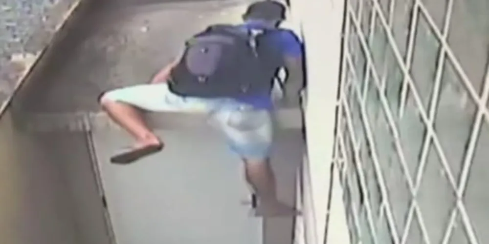 Conforme informações da Polícia Civil, a dupla atuava em conjunto. Enquanto um entrava nas residências, o outro auxiliava na fuga