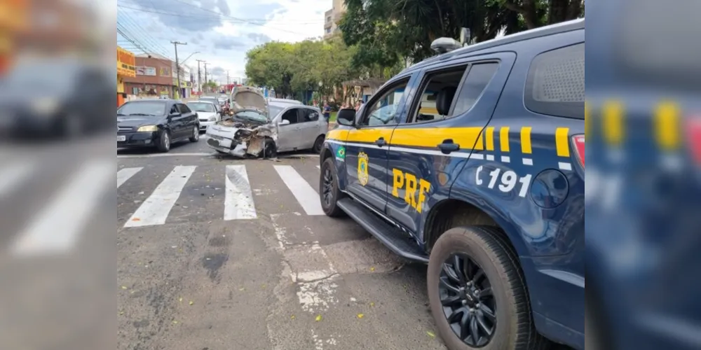 Motorista de um Fiat Palio atingiu outros três veículos