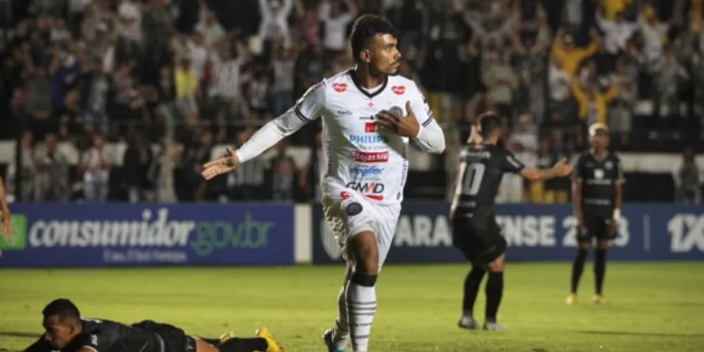 Vinicius Mingotti marcou o primeiro gol da vitória operariana