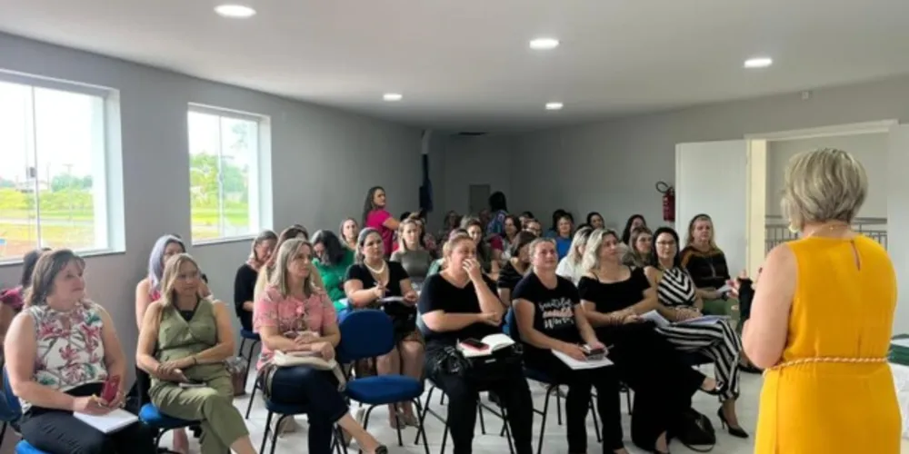 Prefeitura realizou formações e reuniões pedagógicas com a equipe
