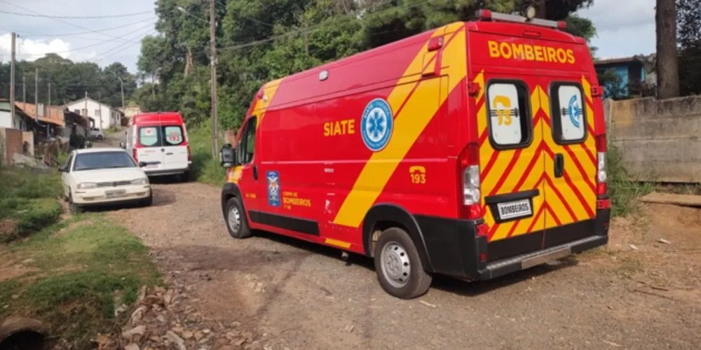 Equipes do Corpo de Bombeiros (Siate) e do Samu prestaram atendimento à ocorrência