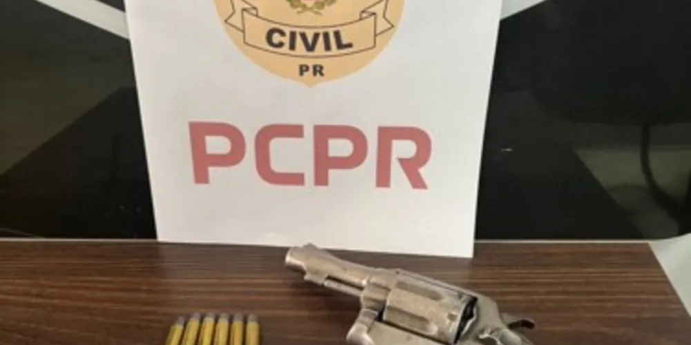 Além da prisão, a Polícia Civil apreendeu um revólver calibre 32 com seis munições intactas