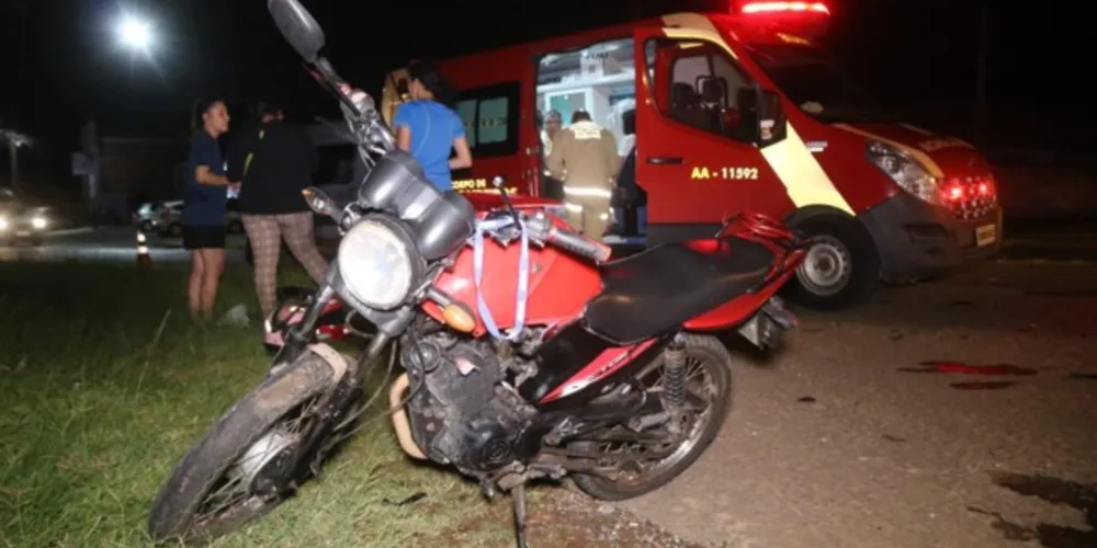 Condutor de 21 anos e 'garupa' de 19 estavam no veículo