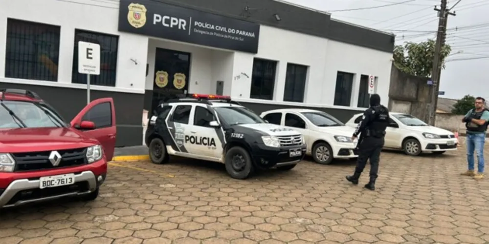 A operação foi deflagrada na manhã deste sábado (18).