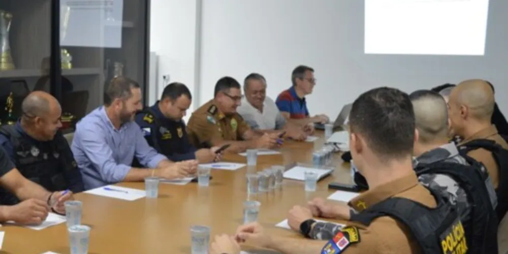 No encontro, foram deliberadas questões de segurança no acesso ao estádio, abertura de portões e fechamento de ruas no dia da partida