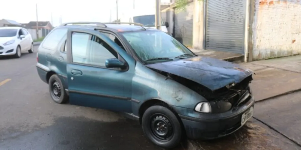 Chamas teriam se espalhado pelo motor após o motorista ligar o automóvel