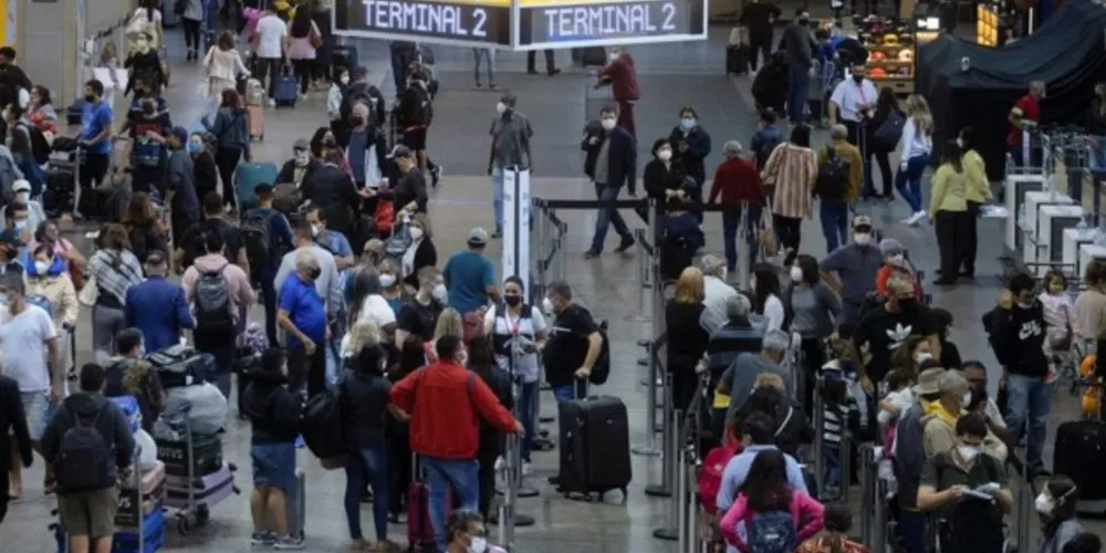 Os pilotos e comissários devem cruzar os braços todos os dias entre as 6h e 10h