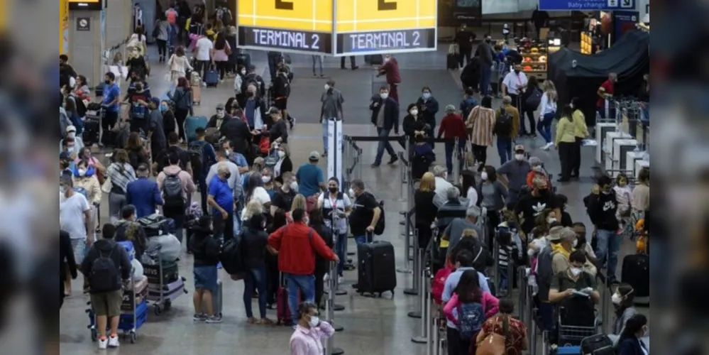 Os pilotos e comissários devem cruzar os braços todos os dias entre as 6h e 10h