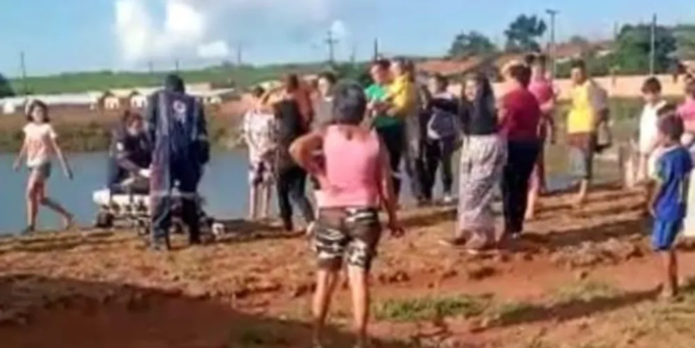 O corpo seguiu para um hospital. A Polícia Militar acionou o IML de Ponta Grossa