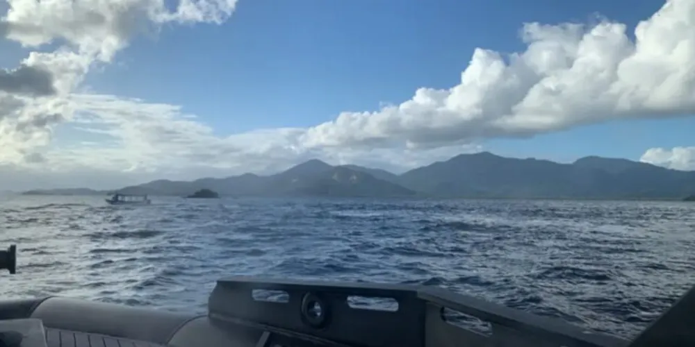 Além do adolescente, outras duas pessoas estavam na embarcação