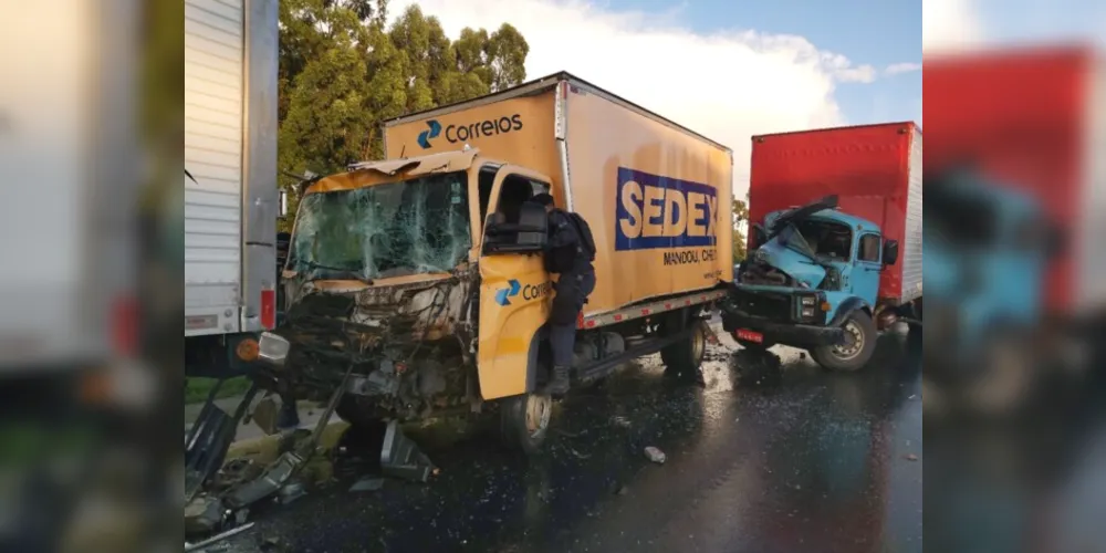 Sequência de colisões aconteceu durante o temporal e fechou a pista Norte da BR-376