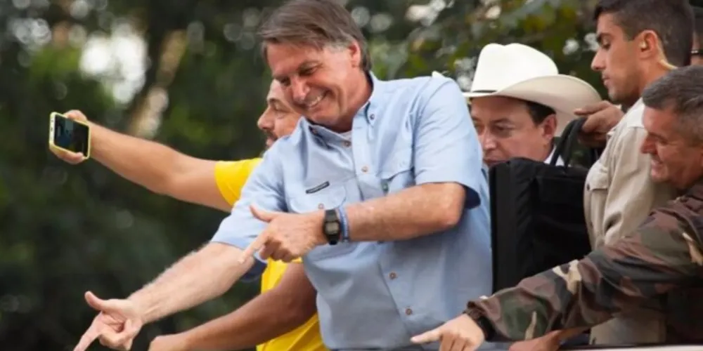 Hipótese de Bolsonaro ser condenado e preso nos próximos quatro anos é considerada praticamente impossível.