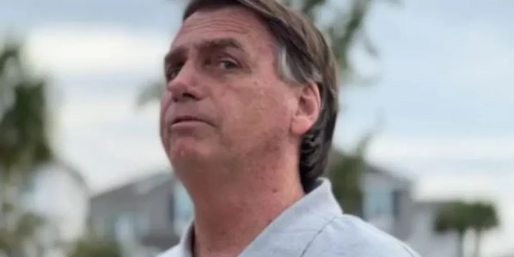 Jair Bolsonaro (PL) inaugurou, neste domingo (26/2), uma loja virtual