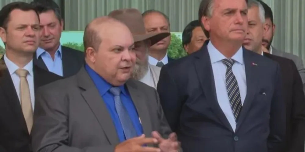 Governador do DF afastado, Ibaneis Rocha (MDB), ao lado do presidente Jair Bolsonaro (PL).