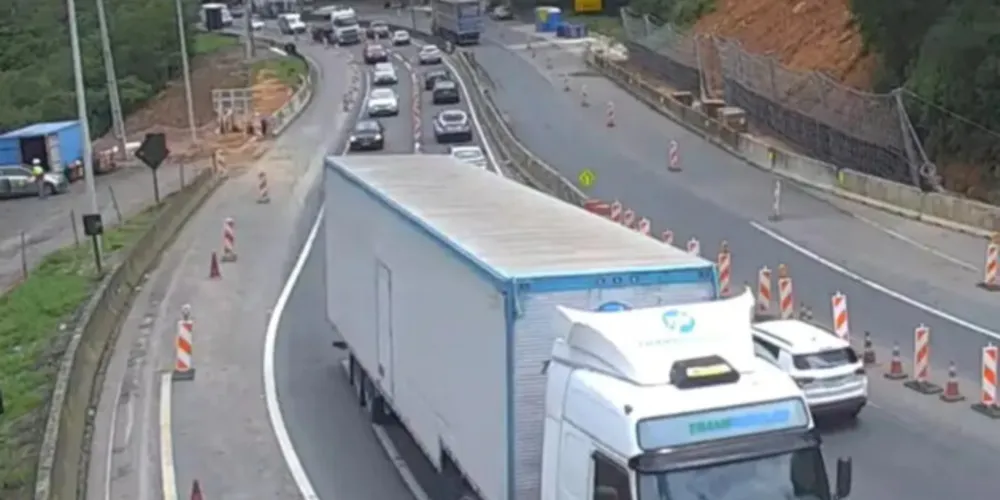 Motoristas voltam a circular pela rodovia de acesso ao litoral catarinense