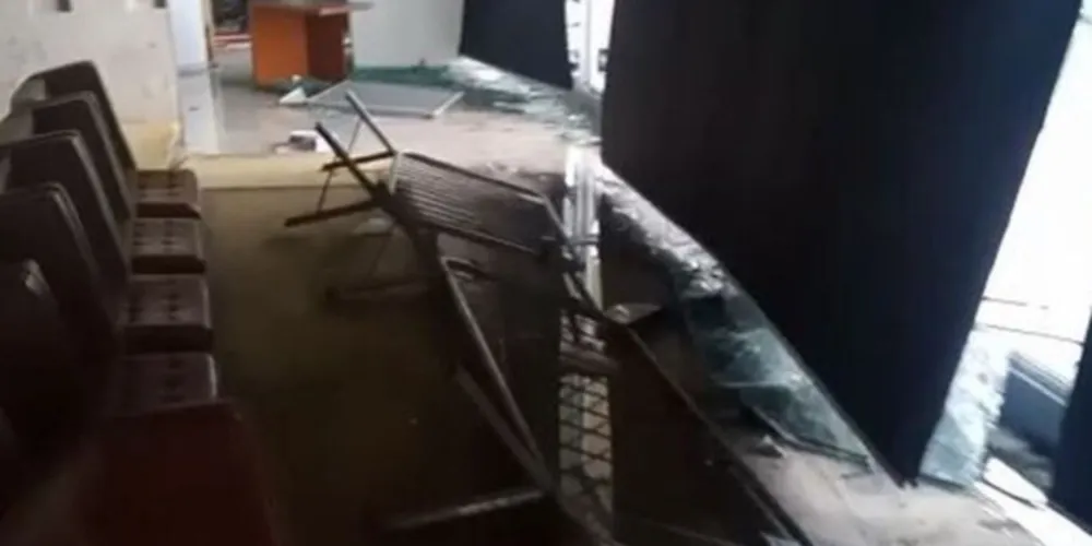 Bolsonaristas invadiram e depredaram as sedes dos Três Poderes neste domingo (8), em Brasília.