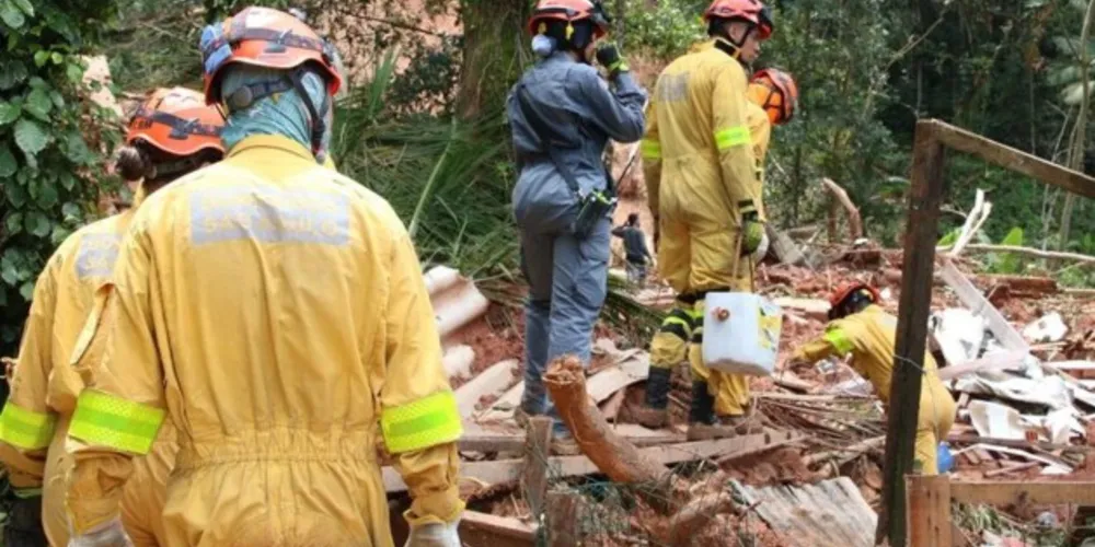 Segundo o governo de São Paulo, 59 mortes foram confirmadas até o momento, sendo 58 em São Sebastião e uma criança em Ubatuba
