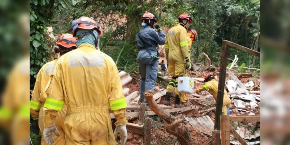 Segundo o governo de São Paulo, 59 mortes foram confirmadas até o momento, sendo 58 em São Sebastião e uma criança em Ubatuba