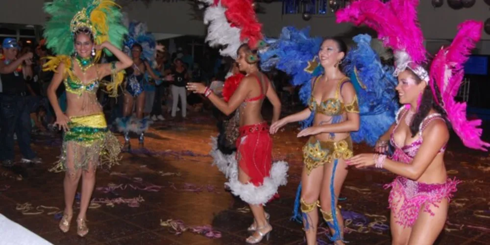 A promoção é da Prefeitura de Ponta Grossa, através da Secretaria Municipal de Cultura. Toda programação acontece nas ruas centrais e Parque Ambiental.